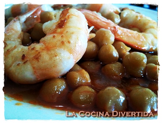 Garbanzos con langostinos