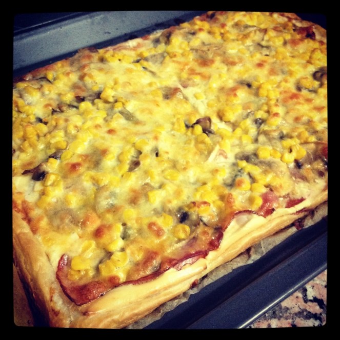 Hojaldre de bacon, queso y champis