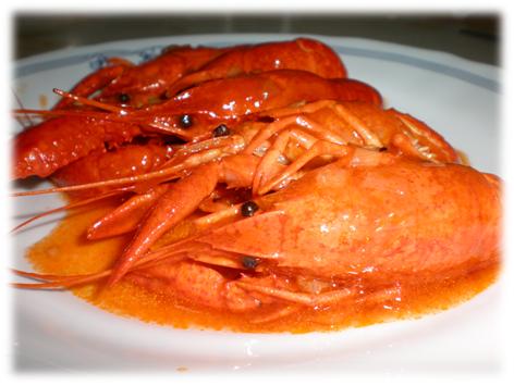 Cangrejos de río en salsa