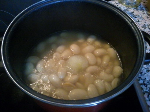 Alubión de La Granja con chorizo, morcilla y panceta