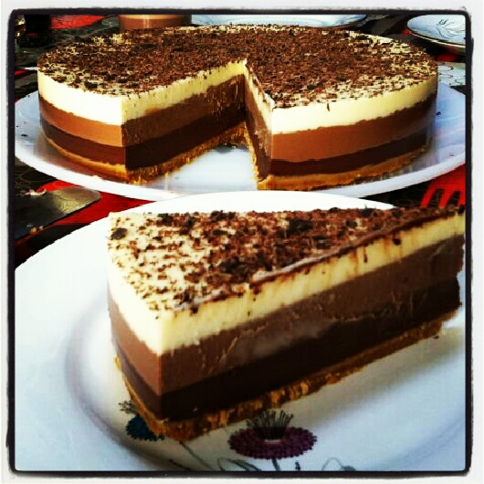 Tarta tres chocolates