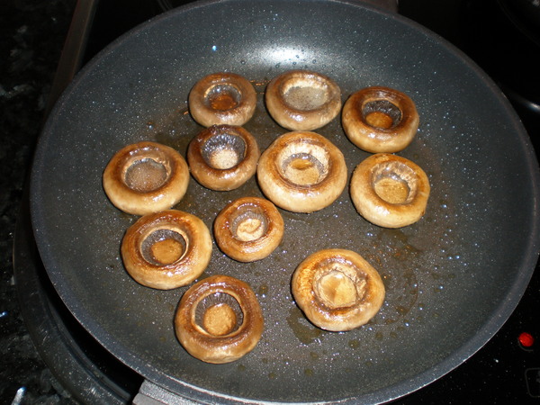 Champiñones rellenos de jamón