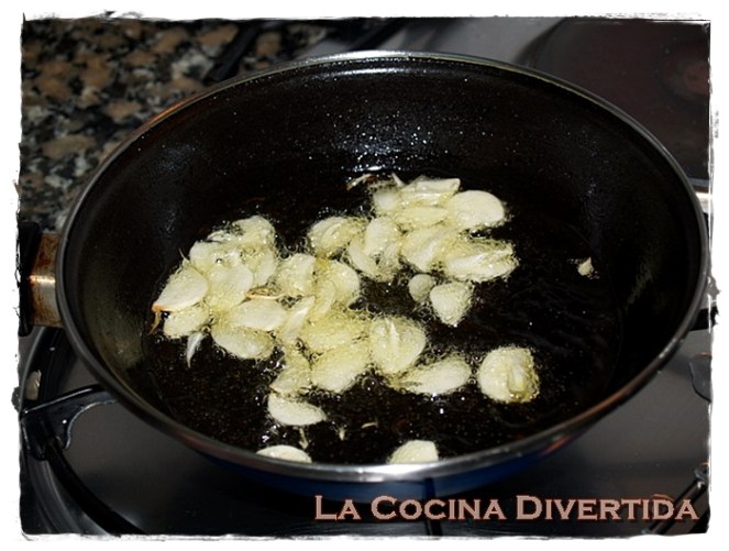 Sofrito de ajos para la Ventresca de bonito al horno