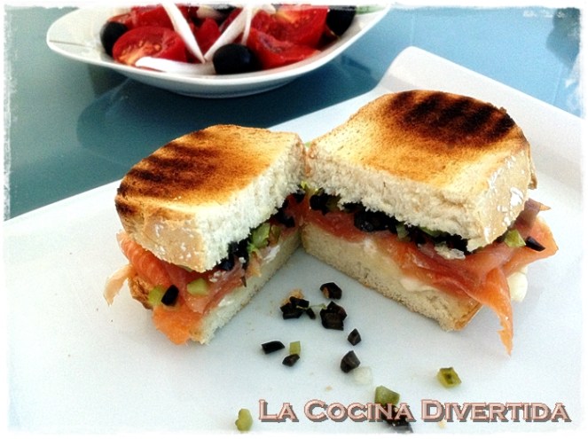 Sandwich de salmon y queso