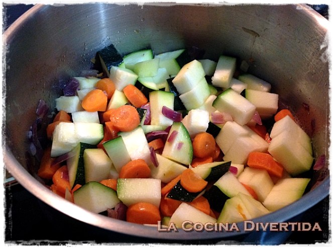 Crema de calabacín y zanahoria con salsa de soja