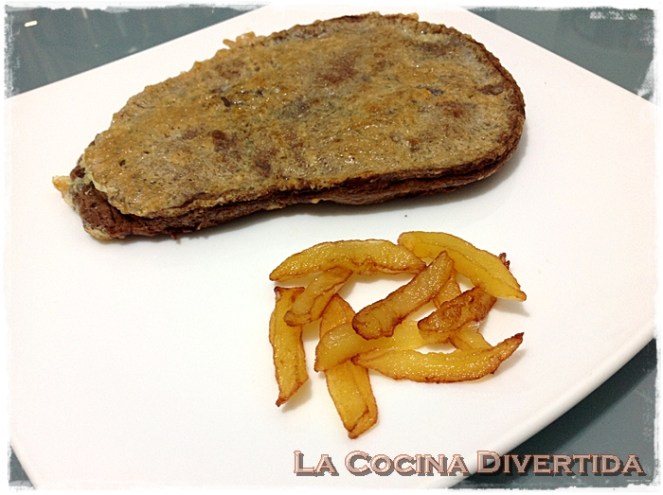 Hígado rebozado con patatas trampantojo chocolate con manzana frita