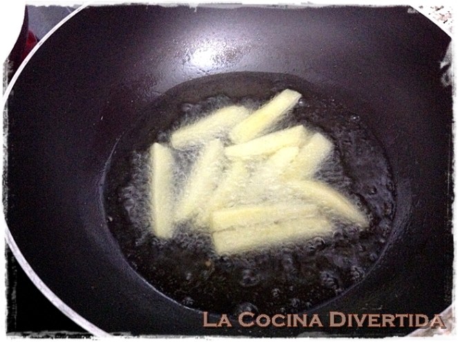 Hígado rebozado con patatas #diadeltrampantojo chocolate con manzana frita