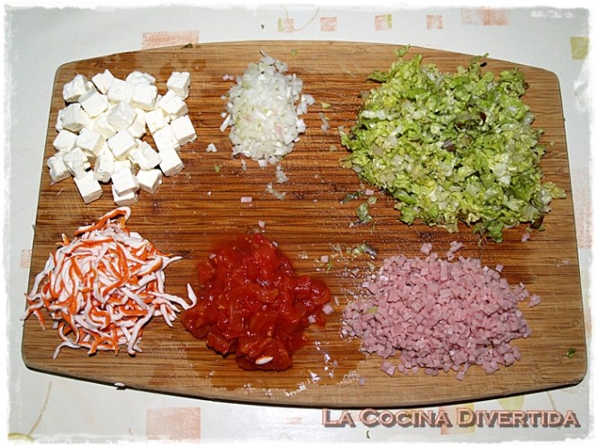 Volovanes rellenos de ensalada de gulas de cangrejo