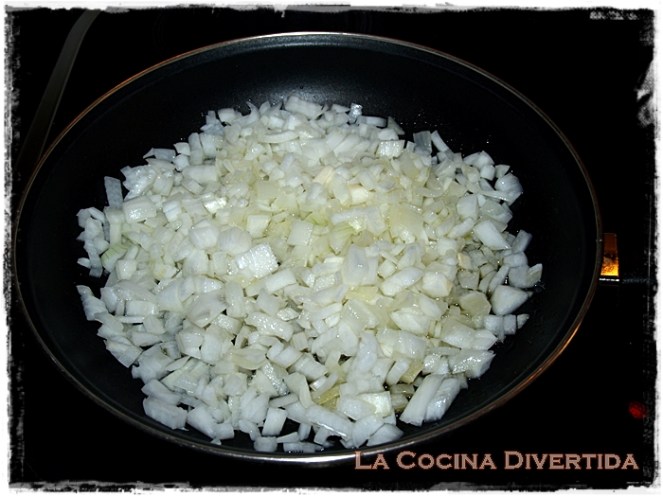 Gratinado de nidos de pasta con carne y champiñones