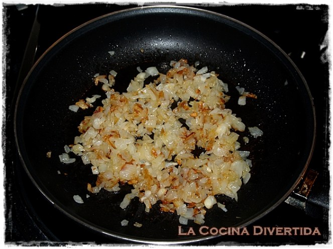 Gratinado de nidos de pasta con carne y champiñones