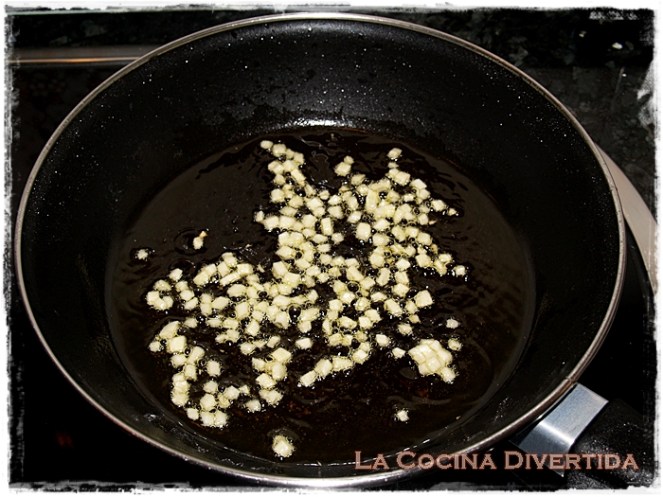 Gratinado de nidos de pasta con carne y champiñones