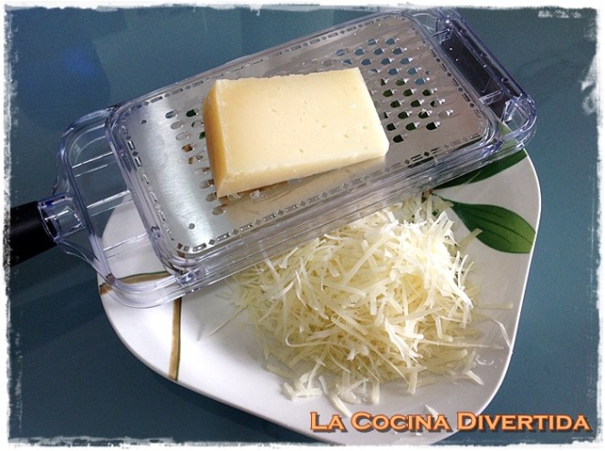 espaguetis bolognesa con queso curado