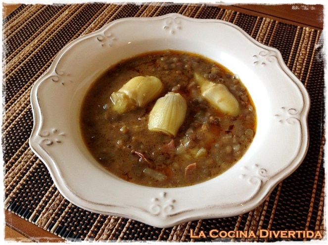 Lentejas con alcachofas con jamón