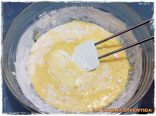 Ahora sería el momento de añadir el aromático (en este caso le añadí una cucharadita de esencia de vainilla).