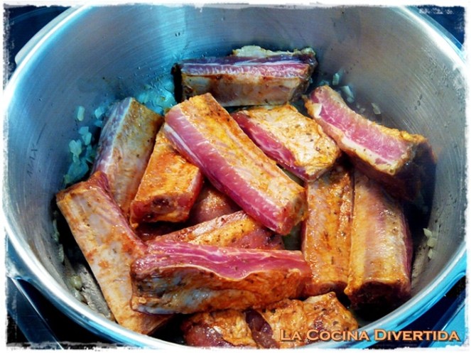 patatas con costilla adobada y niscalos