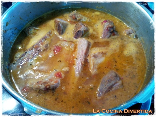 patatas con costilla adobada y niscalos