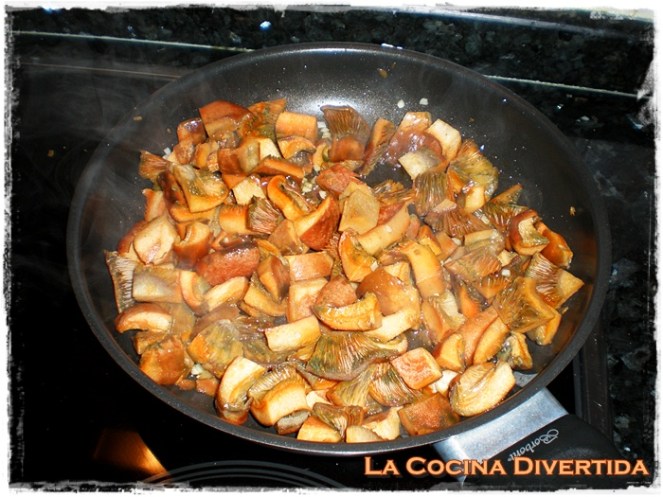 patatas con costilla adobada y niscalos