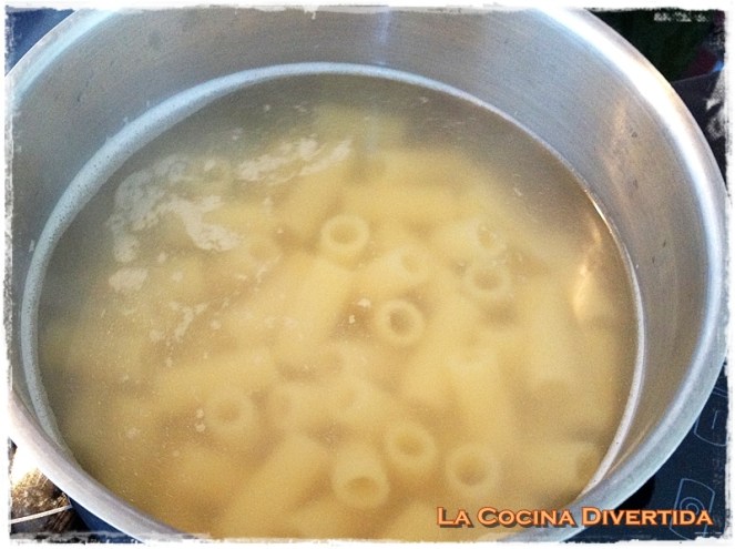 macarrones con salchichas al gratin paso a paso