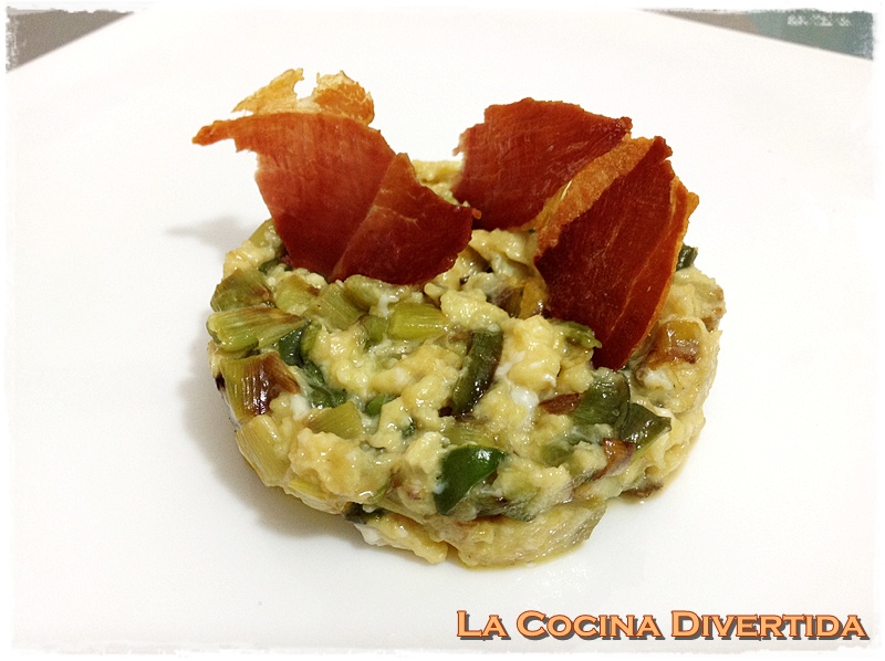 revuelto ajetes crujiente jamon