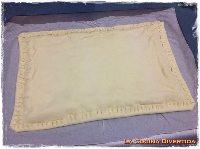 empanada de bacon, queso y crema de champiñones