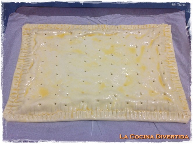 empanada de bacon, queso y crema de champiñones