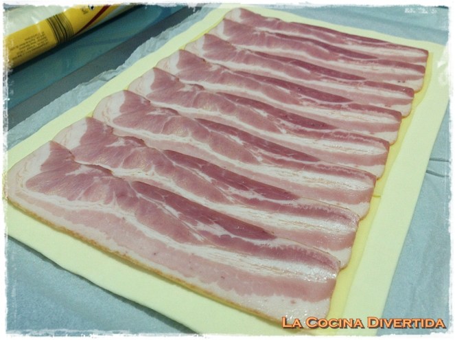 empanada de bacon, queso y crema de champiñones