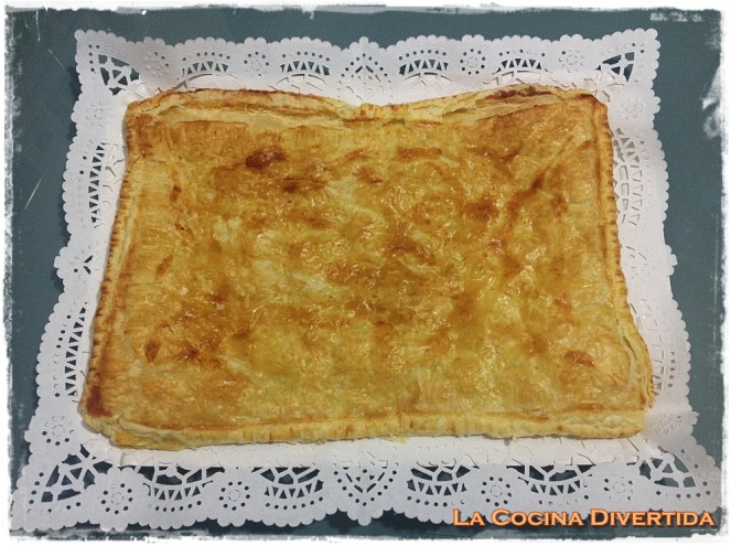 empanada de bacon, queso y crema de champiñones