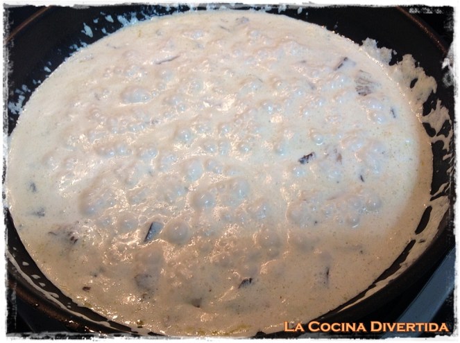 espirales de pasta con setas de temporada y bacon