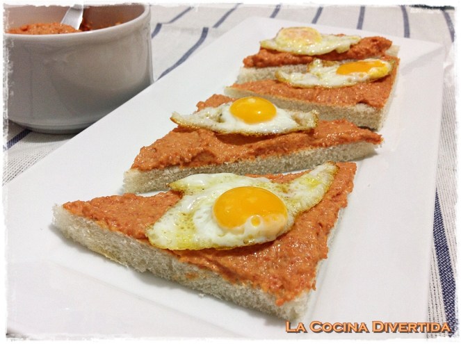 canapé de paté de chorizo con huevo de codorniz