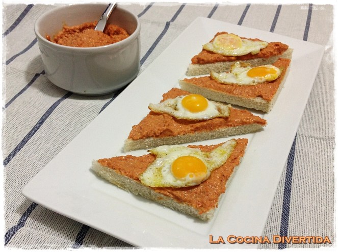 canapé de paté de chorizo con huevo de codorniz