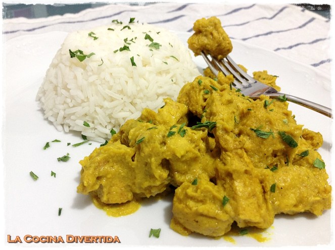 pollo al curry con arroz thai
