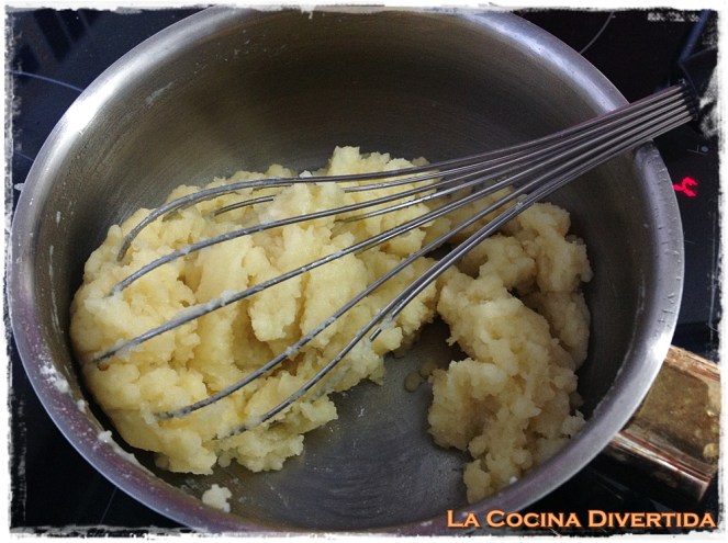 profiteroles rellenos de crema pastelera