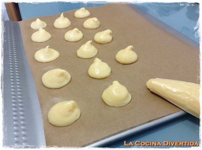 profiteroles rellenos de crema pastelera