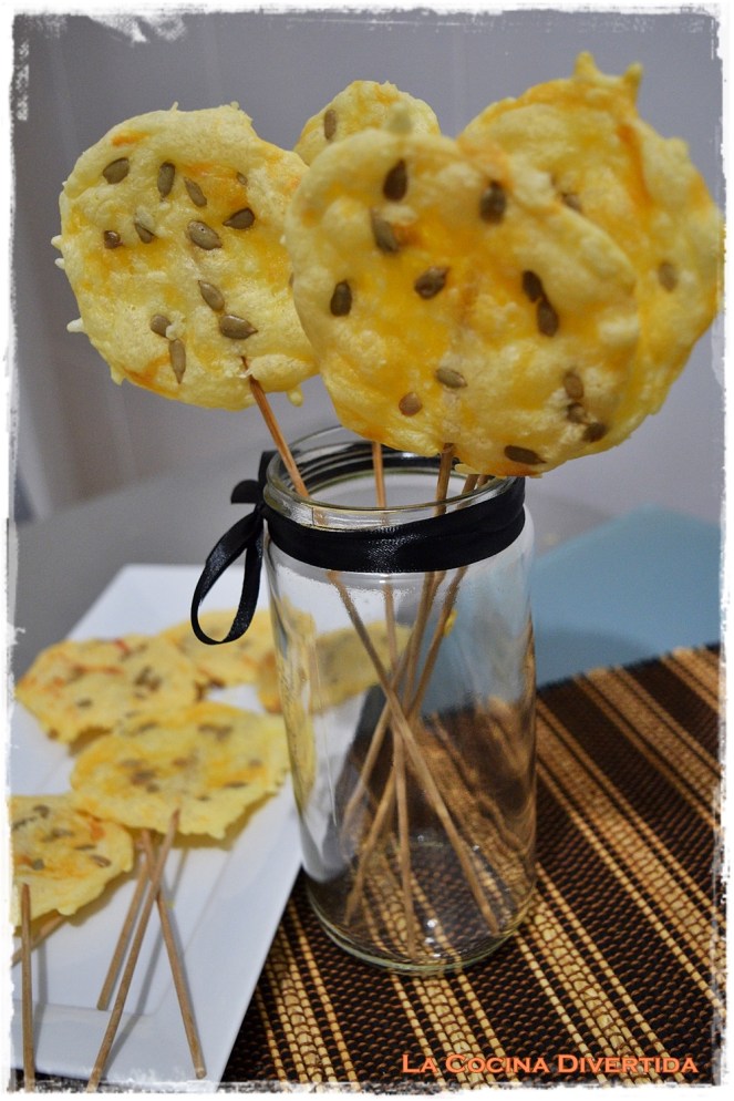 piruletas de queso con pipas