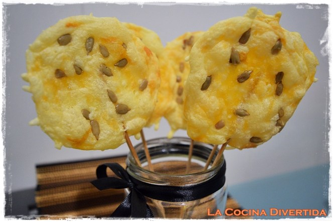 piruletas de queso con pipas