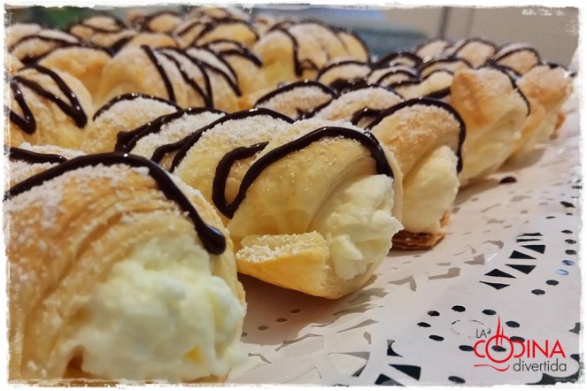 canutillos de hojaldre rellenos de nata