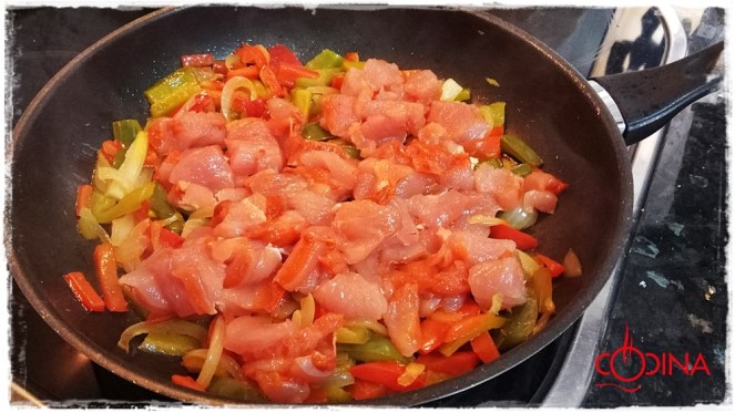 empanada de pavo adobado con verdura