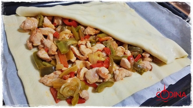 empanada de pavo adobado con verdura