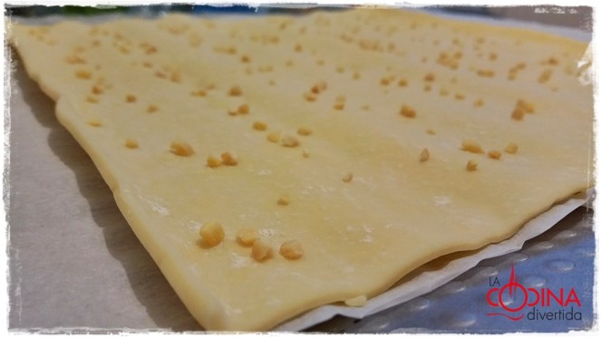 tarta hojaldre rellena crema y nata