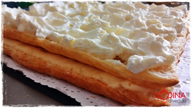 tarta hojaldre rellena crema y nata