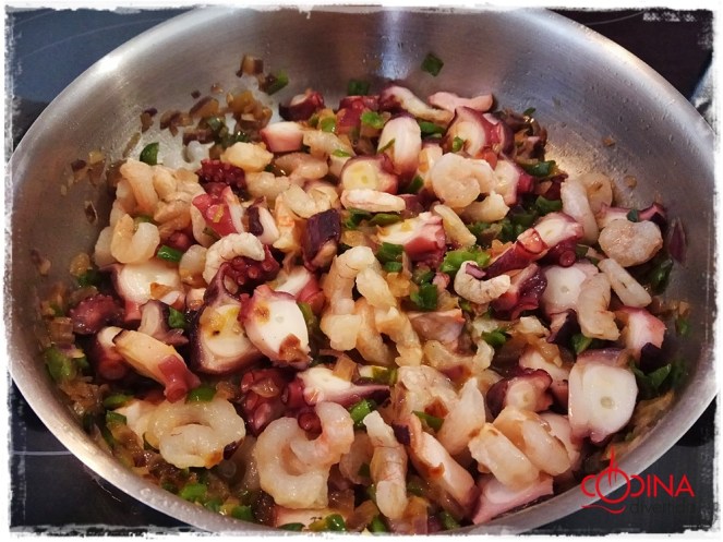 fideuá de pulpo y gambas
