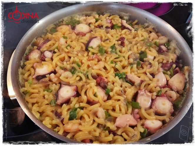fideuá de pulpo y gambas
