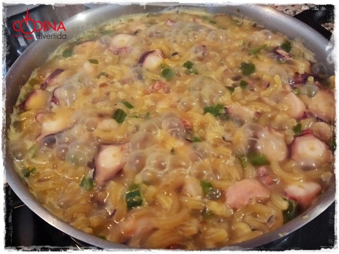 fideuá de pulpo y gambas
