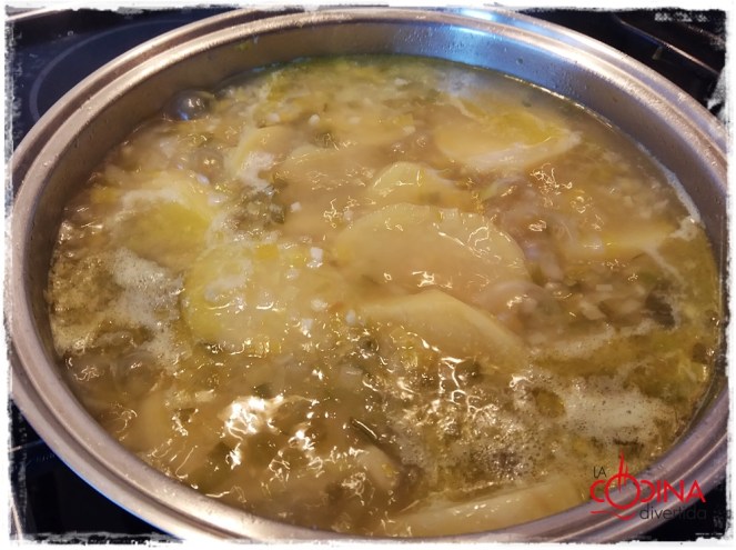 Patatas en salsa verde con gulas