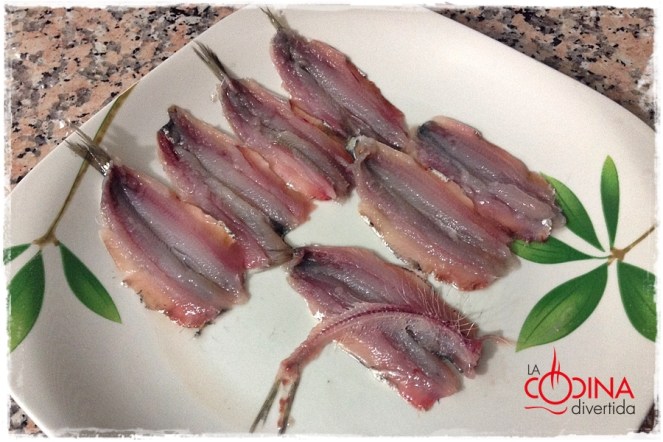 anchoas rebozadas con piparras