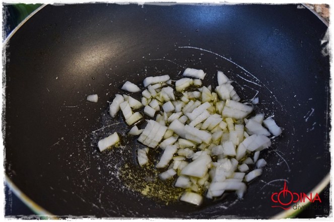 espaguetis arroz calamares tomate soja tamari