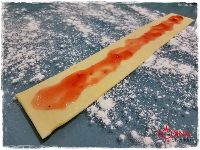 flores de hojaldre y manzana