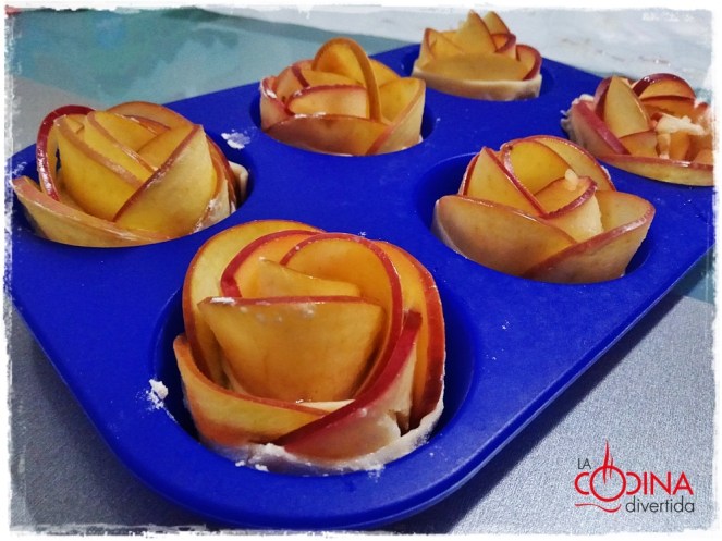 flores de hojaldre y manzana