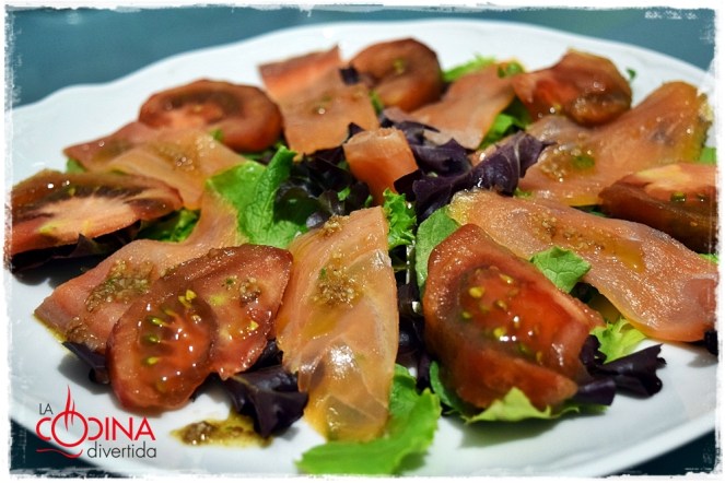 ensalada salmon vinagreta de parmesano