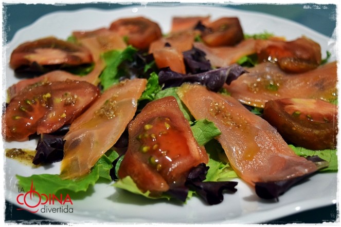ensalada salmon vinagreta de parmesano